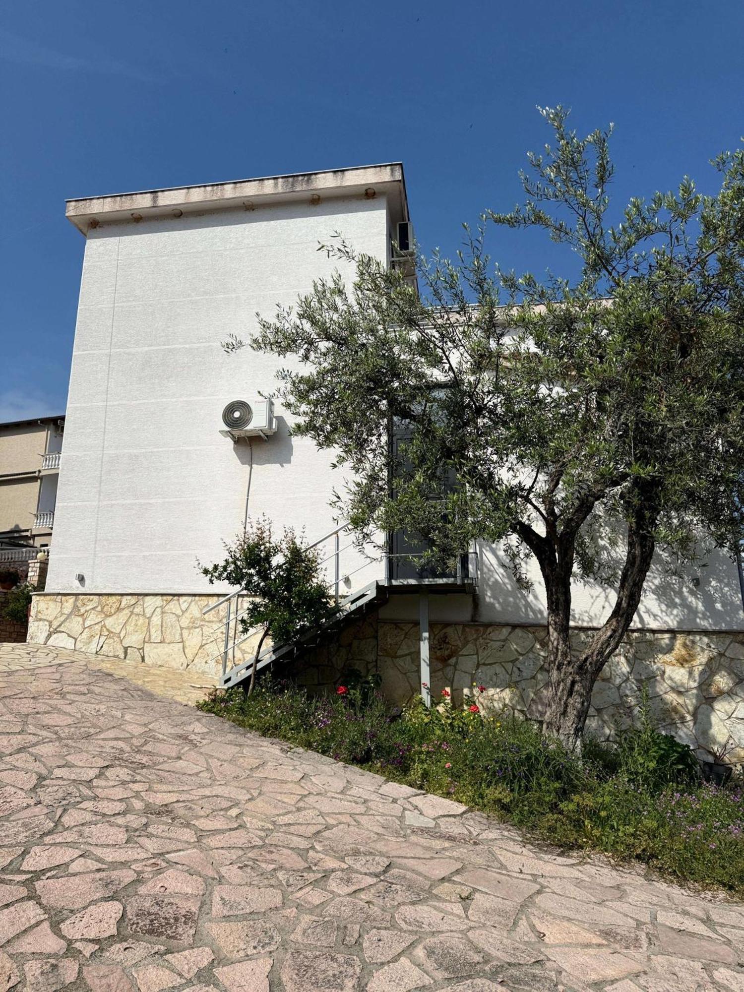 Vila Bilali Apartment Ksamil
